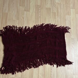 Elegant Burgundy Fringed Eternity Scarf
